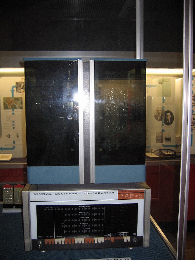 PDP8 Minicomputer PDP8 Minicomputer