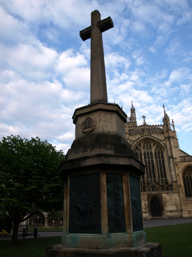 Memorial and the Western Side of the Cathedral Memorial and the Western Side of the Cathedral